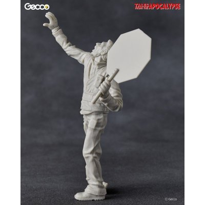 Photo16: Tales from the Apocalypse, The Traffic Guard - 1/16 Scale Zombie Plastic Model Kit