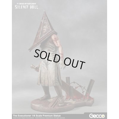 Photo2: SILENT HILL x Dead by Daylight, The Executioner 1/6 Scale Premium Statue