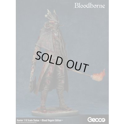 Photo43: Bloodborne Hunter 1/6 Scale Statue ~Blood Regain Edition~